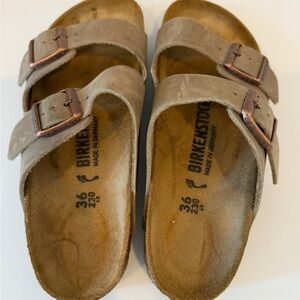 Women’s Birkenstock size EU36, like new!